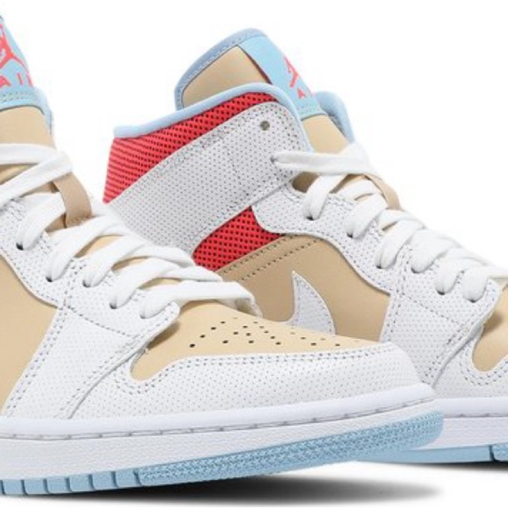 BNIB Women’s sz 9.5 Air Jordan 1 Mid SE sesame,white,flash crimson, psychic blue